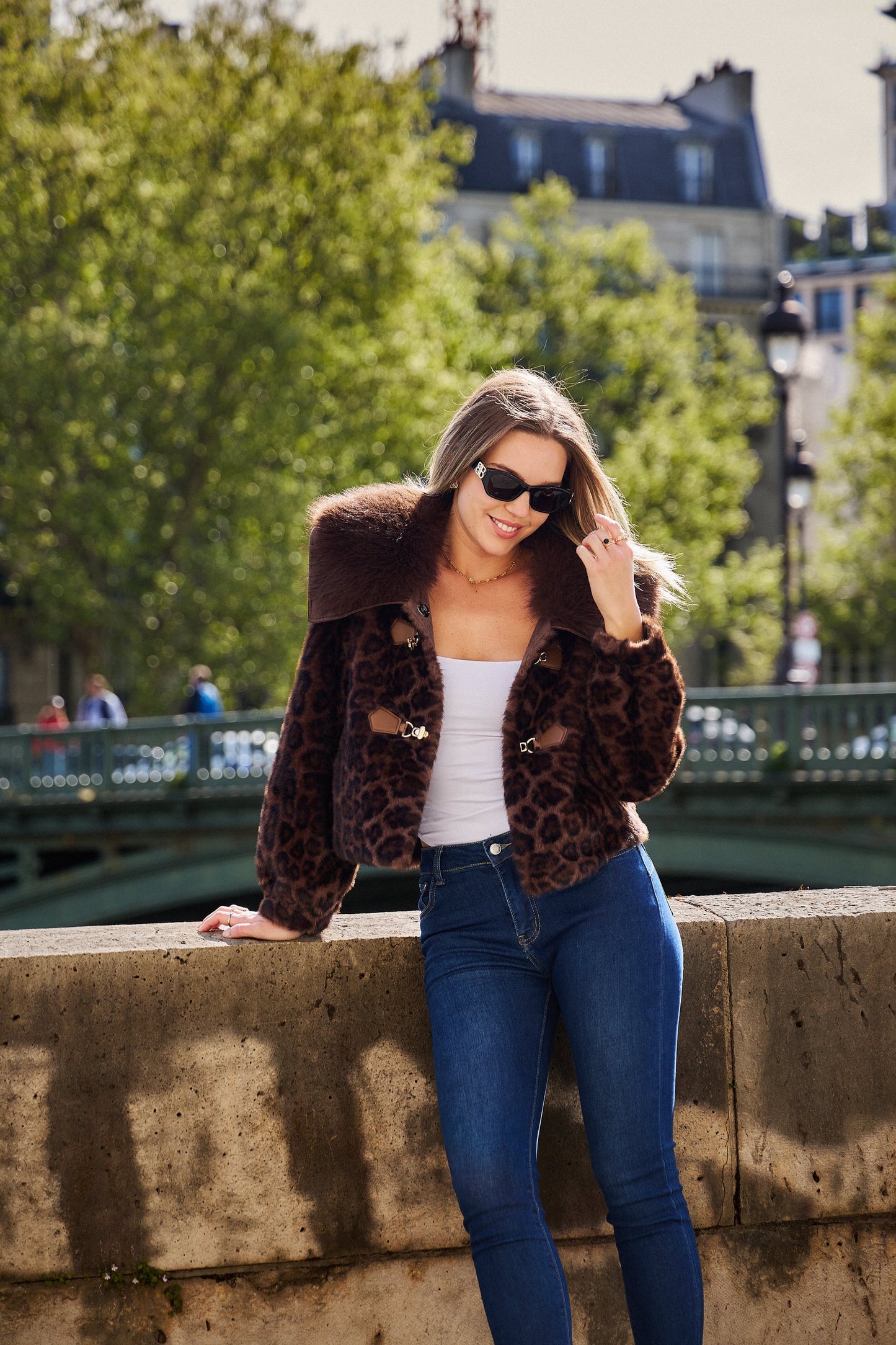 Leopard Fonce