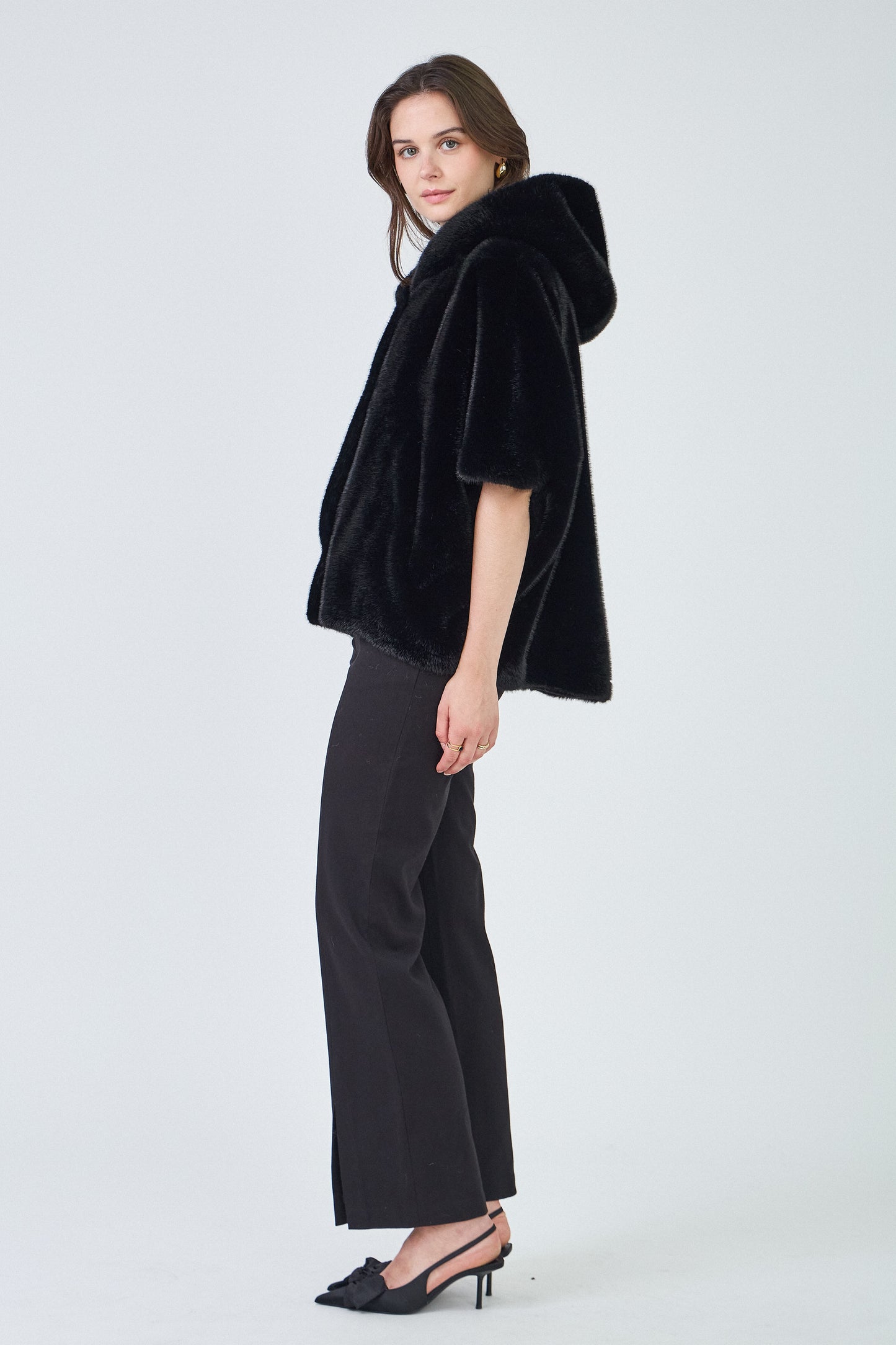 LEONIE - Faux fur cape