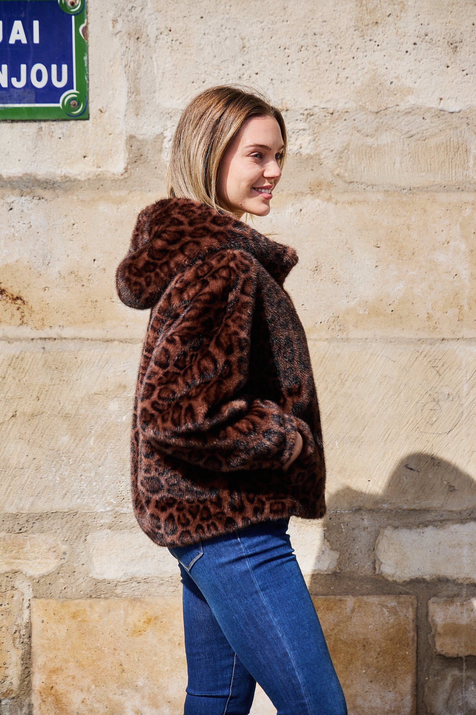 Leopard Fonce